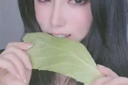 陈妍希疑似婚内出轨彭冠英？亲手喂食当众亲密陈晓也被曝和林允关系暧昧！